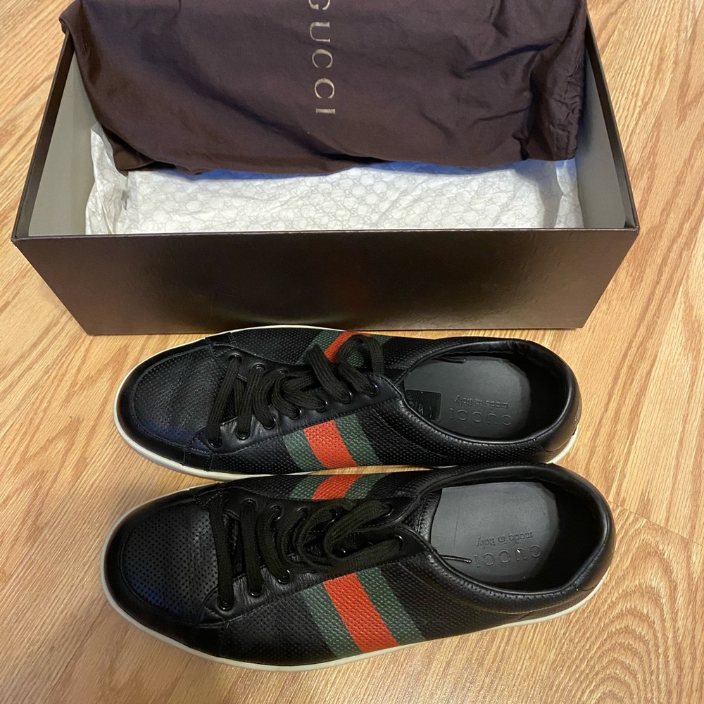 Size 10.5 back leather web sneaker Gucci